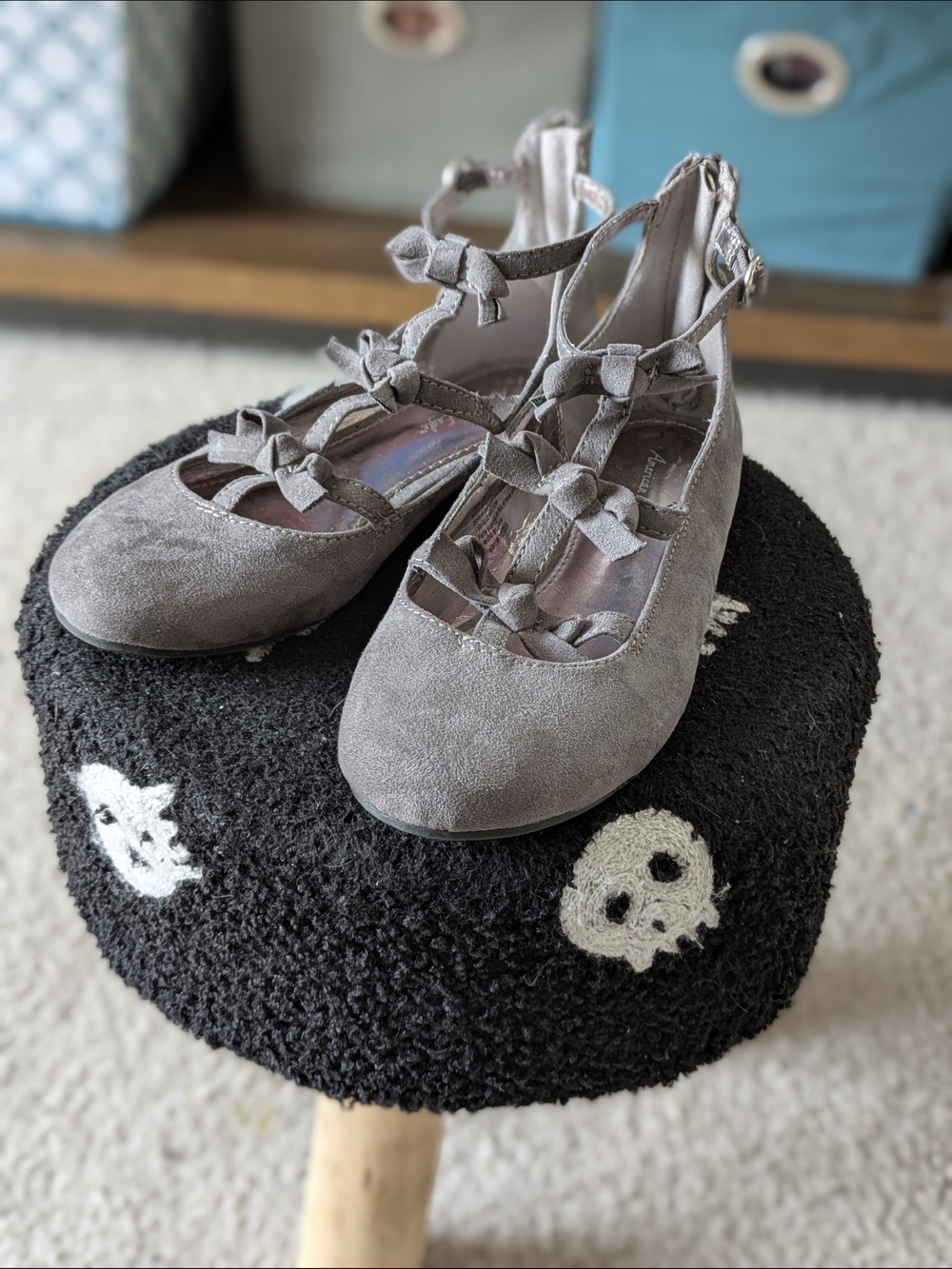Kids Gray Bow-Accent Ballet Flats